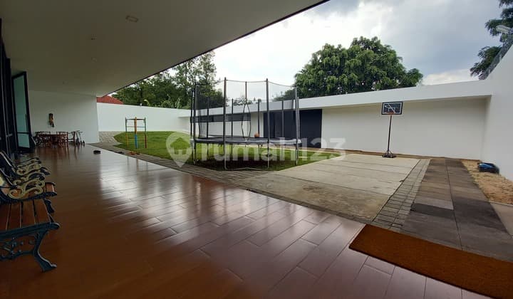 Cilandak design modern minimalis area sangat luas