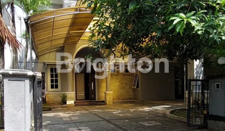 RUMAH TERAWAT SIAP HUNI KONDISI ASRI DAN NYAMAN