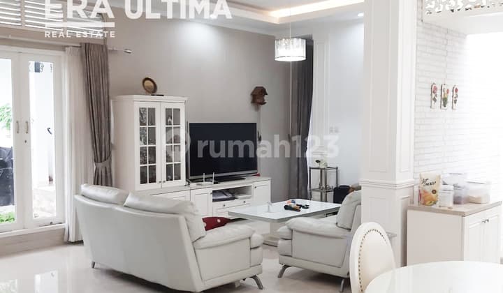 Dijual Rumah Cantik Asri di Setra Duta
