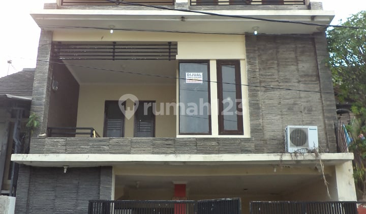 Rumah 3 Lantai, SHM, Graha Kartika Pratama, Cibinong, Kab. Bogor