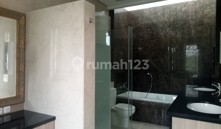 House in Kemang area The Price can be negotiable House in Kemang area The Price can be negotiable