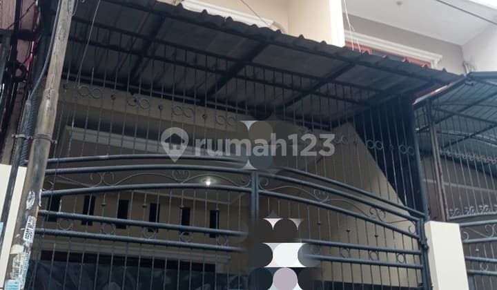 Rumah Layak Huni 3 Lantai Di Tanjung Duren