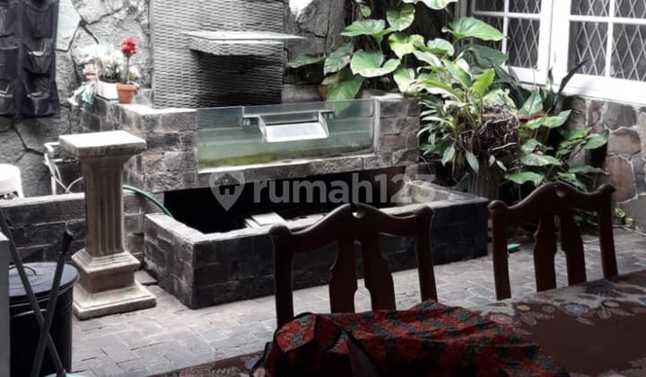 Di jual rumah di kemang