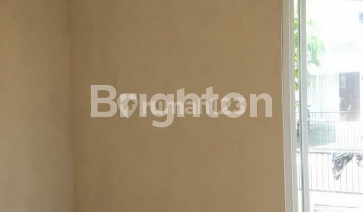 RUMAH DI GOLDEN BERRY MENGANTI GRESIK SIAP PAKAI SUDAH RENOVASI