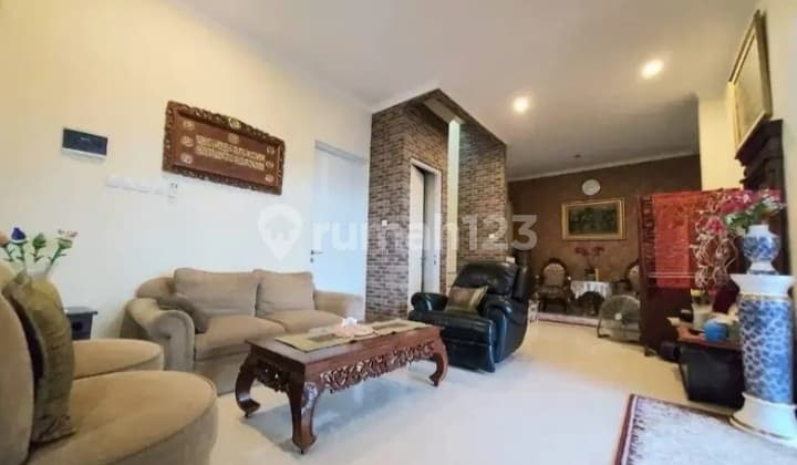 Dijual Rumah Hook Di Town House Daerah Jagakarsa Rp. 4 M nego