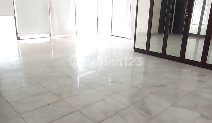 Rumah Besar Permata Hijau Jakarta Selatan