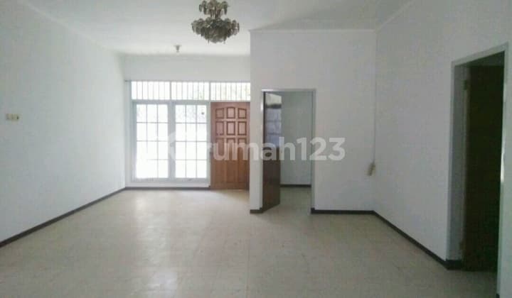 Rumah cantik di Pondok Blimbing Indah, Araya, Malang GMK00669