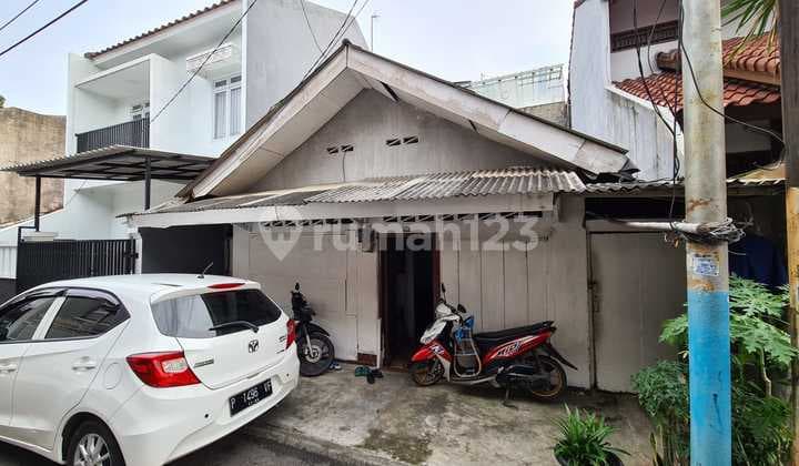 Rumah Tua Hitung Tanah di Kayu Putih