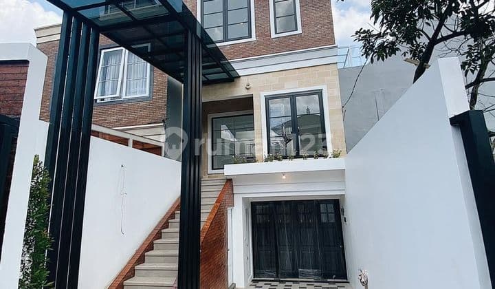 Rumah Baru Sangat Modern Minimalis Dengan Lingkungan Asri Di Bintaro.