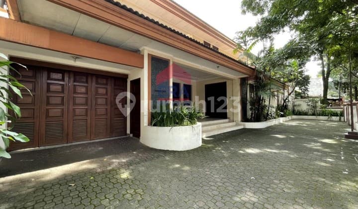 Rumah Mewah Ciateul Bandung lokasi sangat strategist dekat pusat kota Bandung