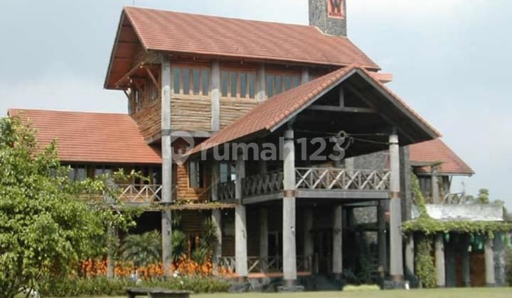 Dijual Villa Luas Istana Bunga Lembang Bandung