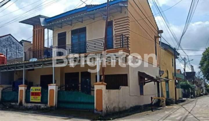 rumah cantik 2 lantai