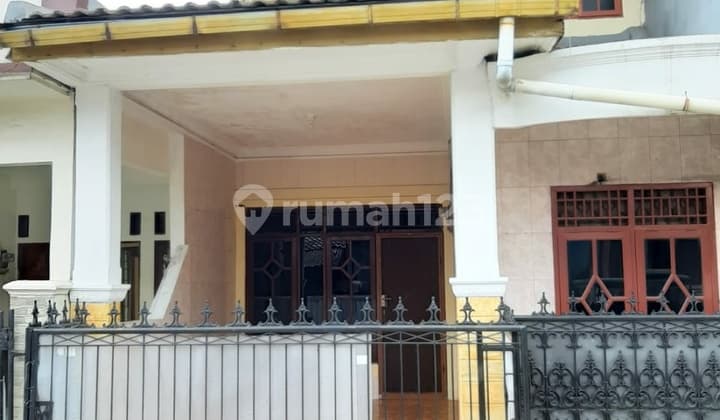 Cheap Good Flood-Free House 10 Minutes from Sumarecon Mall Bekasi Taman Wisma Asri Teluk Pucung Bekasi Contact: 0817 0120 620