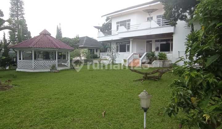 Murah!! Rumah Villa Sejuk Full Furnished / dan Isinya Siap Huni, Luas Lokasi Strategis di Pusat Kota Cipanas - Cianjur