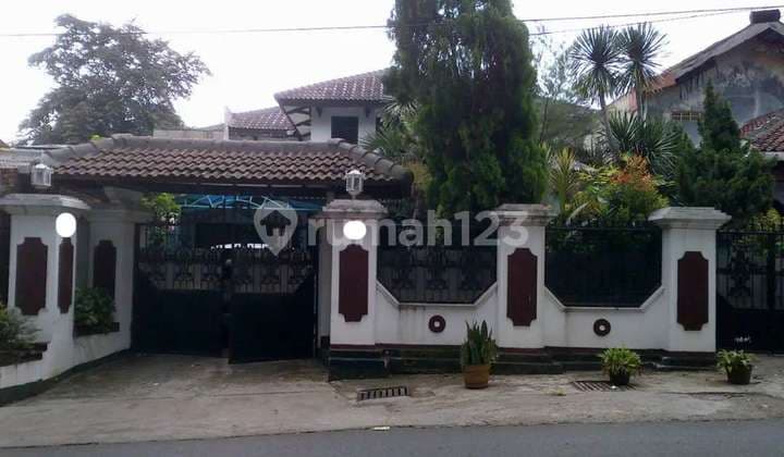 Rumah Pinggir Jalan Raya Area Petukangan Utara