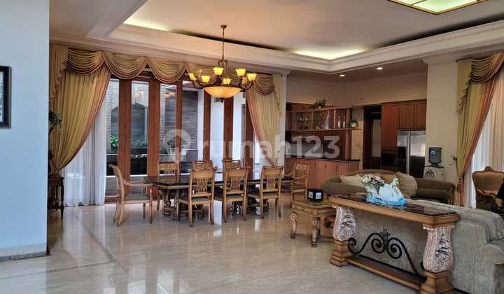 Luxury Classic Home At Setraduta