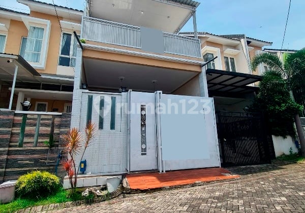 Rumah di daerah Tasikmadu GMK00750