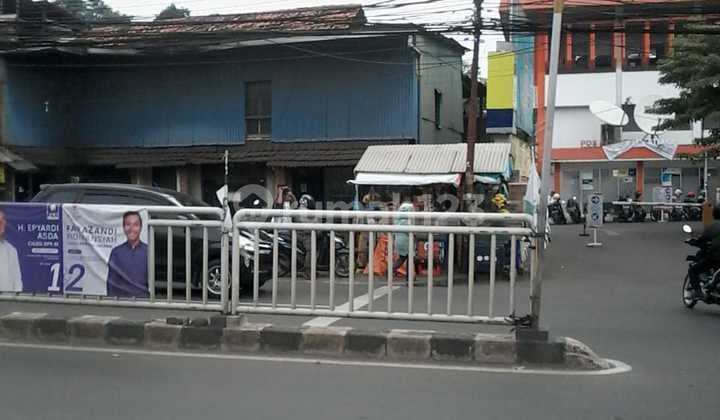 Rumah 1 Lantai bisa digunakan untuk usaha lokasi pingir Jalan Raya di Jakarta Selatan.
