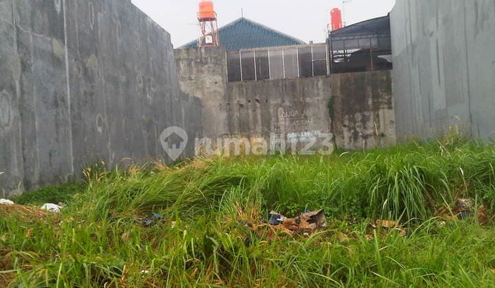 Plot in a Flood-Free and Strategic Area