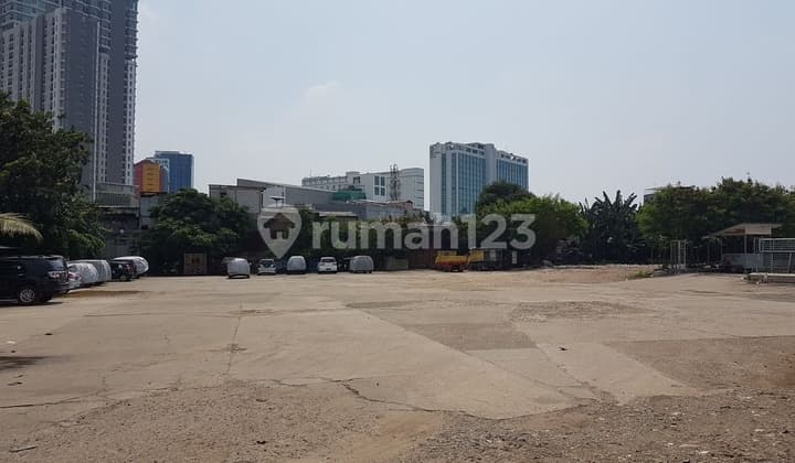 kavling jln raya cocok utk bangun gedung