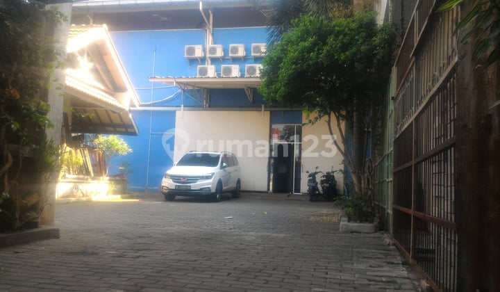 Investment opportunity, Palmerah Land with Shophouse & House, Large Land Area 609 Meters, Suitable for Office, Boarding House, Shop, etc., Near BINUS