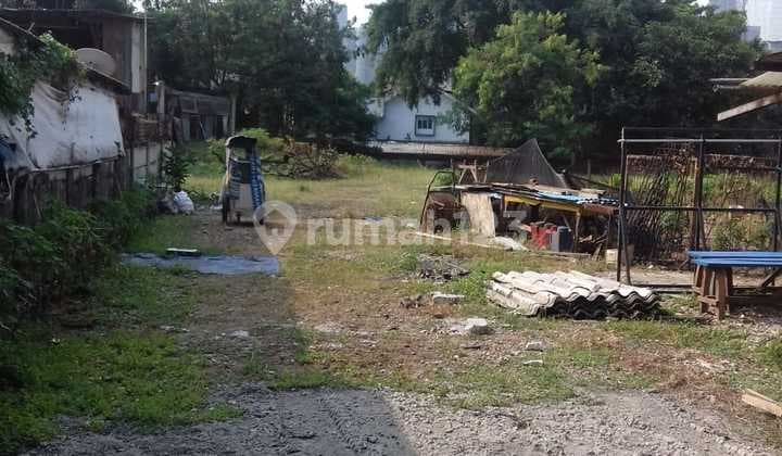 Tanah Komersial Zona C1 di Jl. Wolter Monginsidi, Kebayoran Baru
