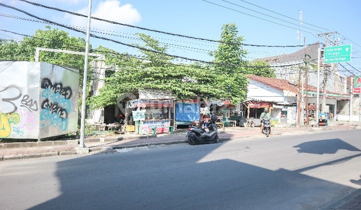 LANGKA Dan PRIME LOCATION!! 10 ARE di Raya Petitenget, Seminyak