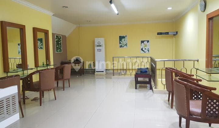 Jual Bangunan dan Tanah , Strategis , Area Kebayoran Baru