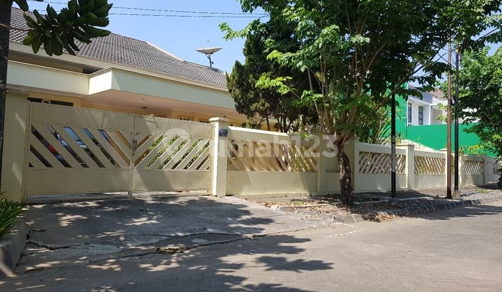 Tanah bagus lingkungan elite sektor 1 solo baru