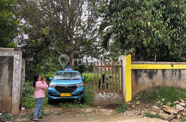 keliling tanah sudah diberi pagar besi