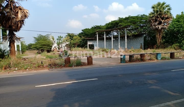 Di Jalan Raya Jomin Cikampek - Karawang Jabar, Cikampek