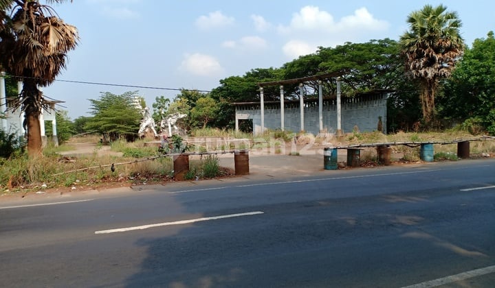 Di Jalan Raya Jomin Cikampek - Karawang Jabar, Cikampek