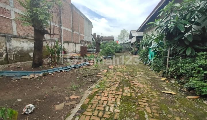 Rumah Tua hitung tanah lokasi strategis