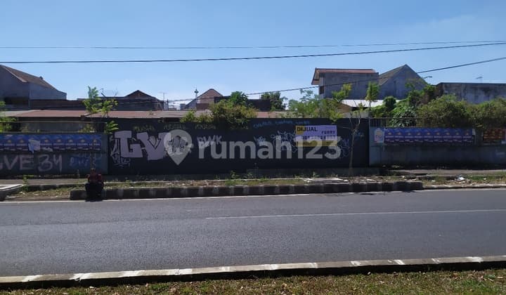 tanah di dekat pintu tol malang