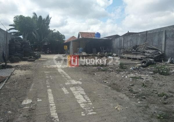 Land and Buildings on Jl. Cokroaminoto Ubung Kaja West Denpasar Denpasar