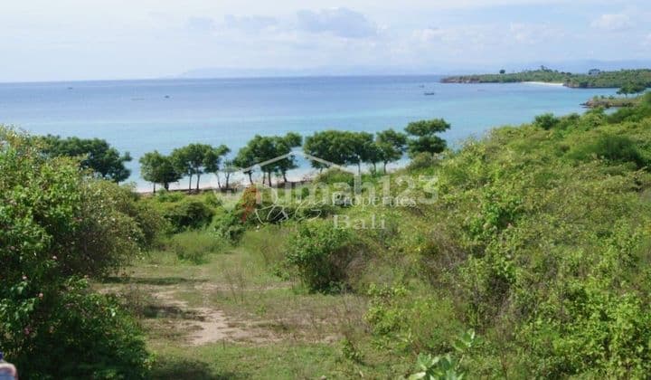 Absolute Beachfront, 4 Hectare with private Bay, Lombok Island