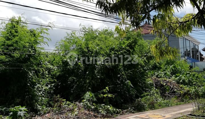 Tanah Sewa, Luas 2.600m2, di Jalan Sunset Road, Seminyak, Bali