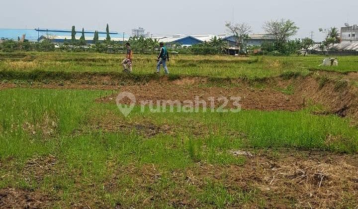Land by the roadside in Cikande, Serang