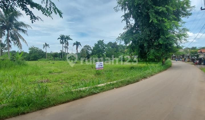 Cheap roadside land suitable for business or warehouse, BORR toll access.
