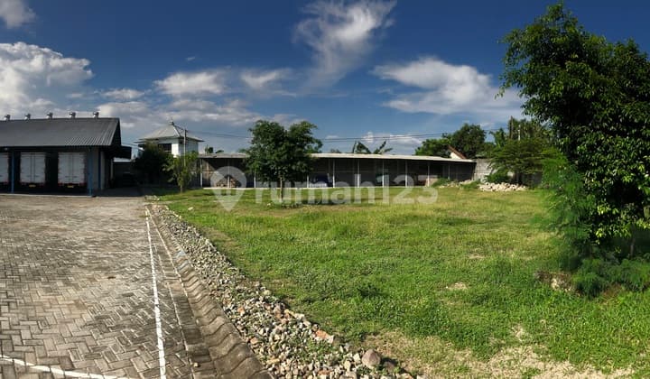 Tanah Industri Beserta Bangunan Pabrik, Very Good Condition, Sangat Layak Pakai, Murah. Nganjuk