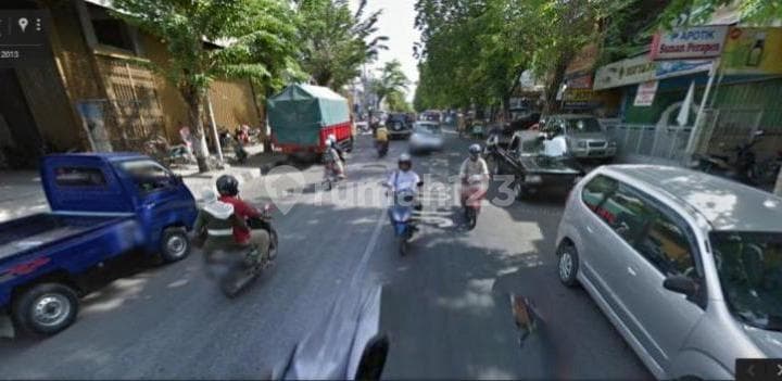 Land on Usman Sadar Street, Gresik City Center