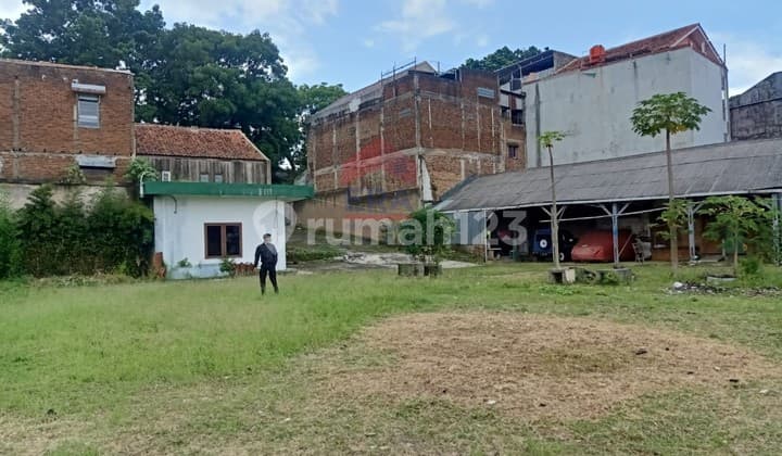 Tanah ngantong ditengah kota Bandung jarang ada