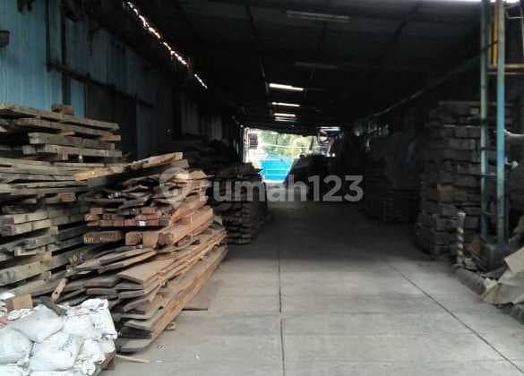 Tanah berikut bangunan ex pabrik furniture lokasi dekat toll di Rawabuaya