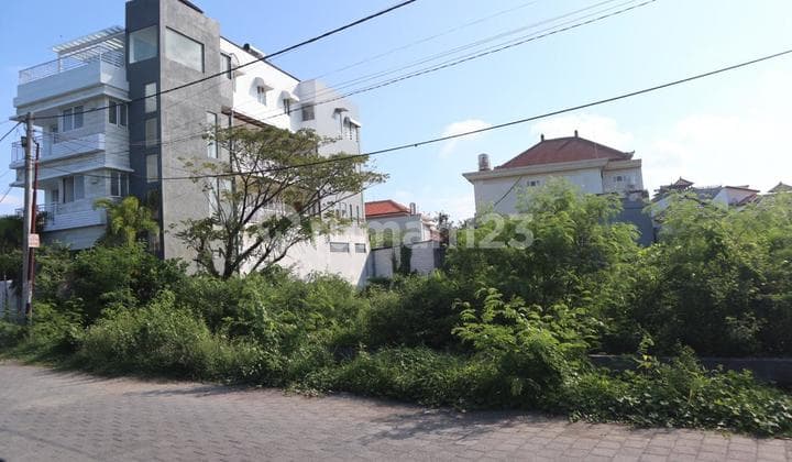 TANAH KOSONG DEKAT KE DOUBLE SIX BEACH SEMINYAK BALI