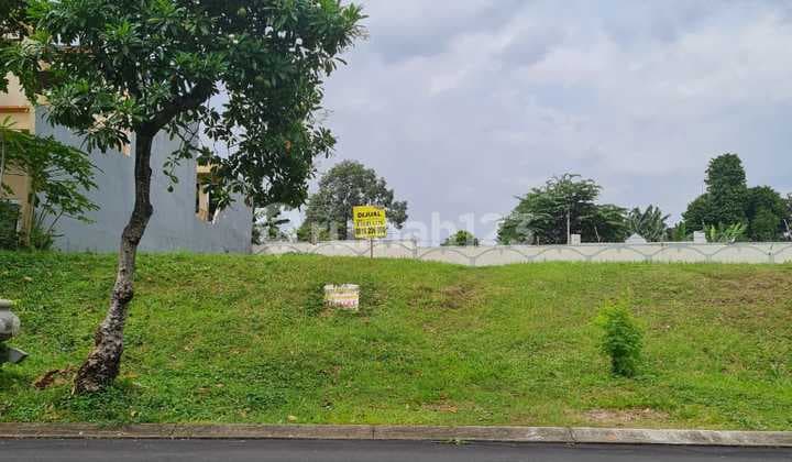 For sale, ready-to-build lot with high southwest contour in Taman Giriloka Bsd.