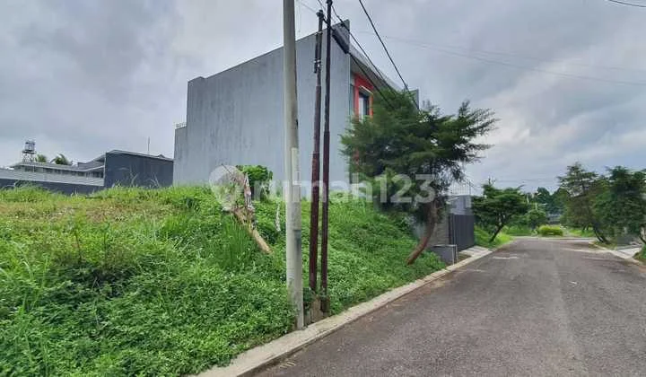 Jual Tanah Kavling Setraduta di kawasan Elit dan Asri Jual Tanah Kavling Setraduta di kawasan Elit dan Asri