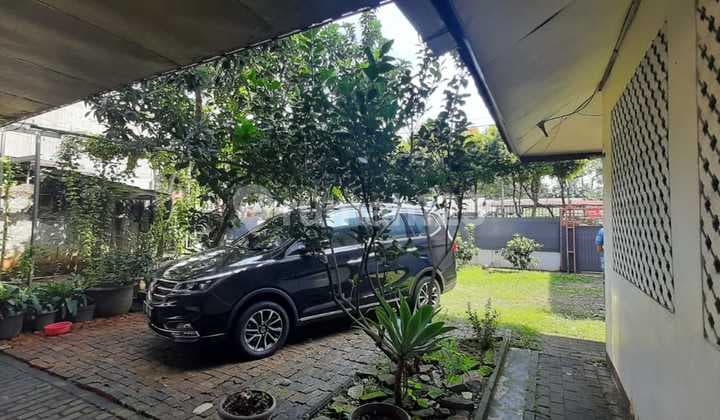 Tanah Komersil 880 m2 di Pinggir Jalan Raya Margonda Harga Di Bawah NJOP Lokasi Super Strategis