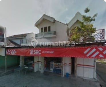 Pekarangan dekat Jalan Utama , belakang mini market Lestari