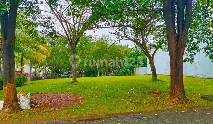 For Sale Strategic Position Hook Lot in Chadna Avani BSD