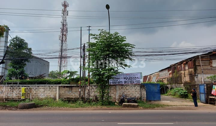 TANAH DIJUAL ,,,LOKASI SANGAT STRATEGIS PINGGIR JALAN UTAMA JALAN RAYA NAROGONG PANGKALAN 1. 5 menit ke pasar bantar gebang dikanan kiri sdh banyak pabrik